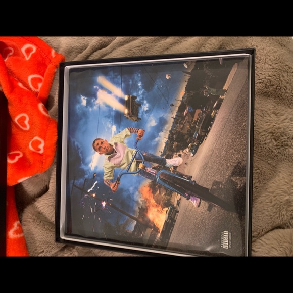 Bad Bunny Trilogy Vinyl Set - Picture 4 of 5